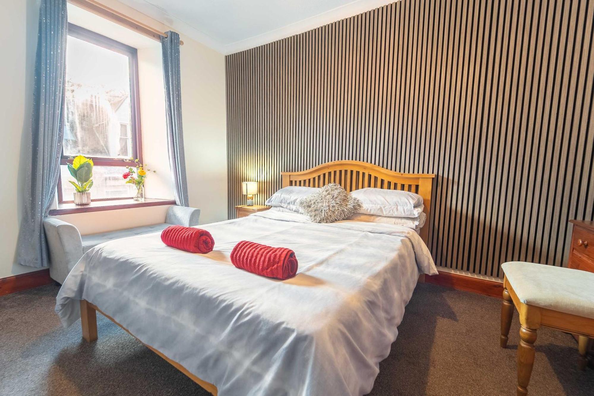 Prime Location Rooms In High Street Fort William Exterior foto
