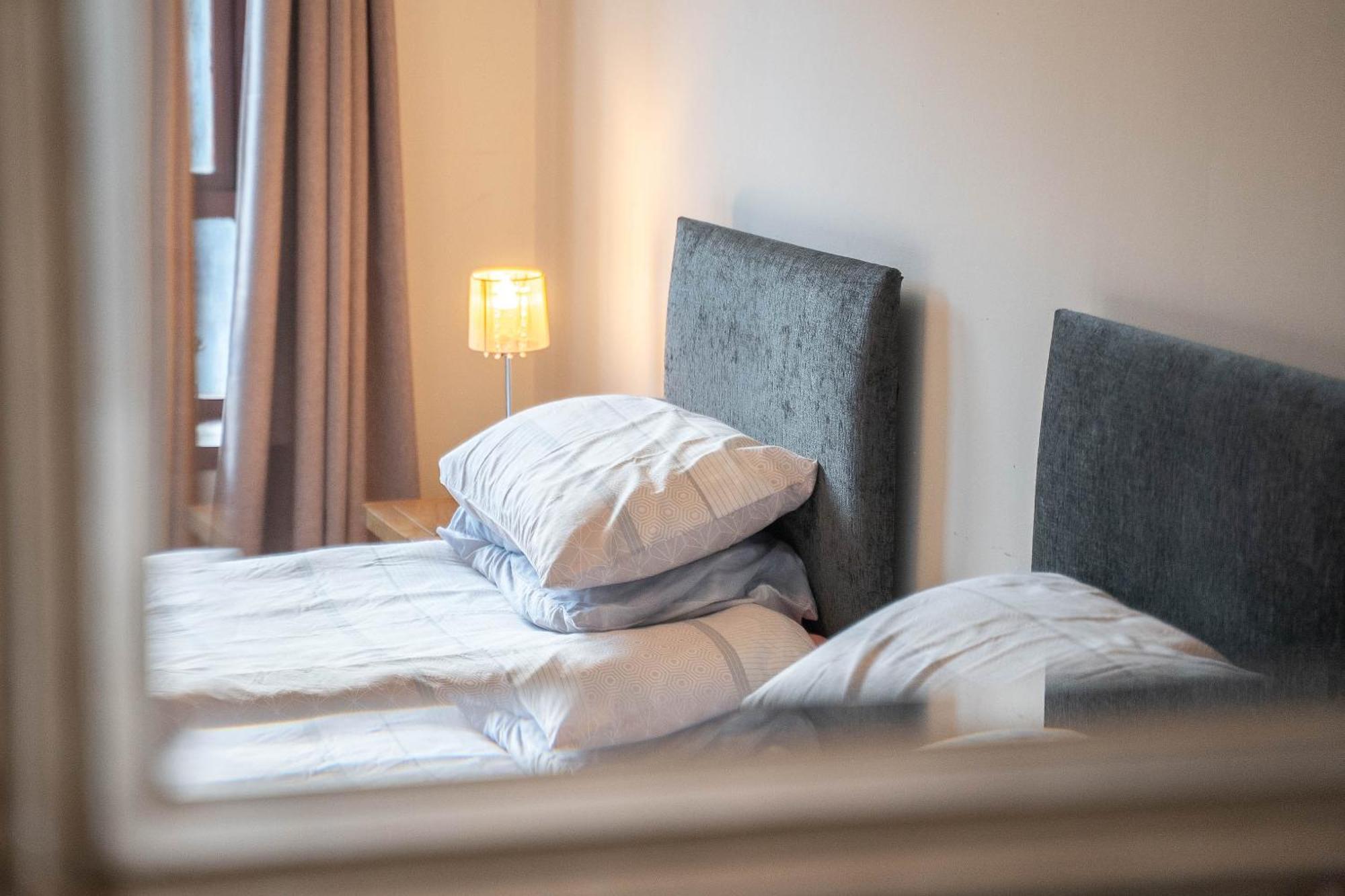 Prime Location Rooms In High Street Fort William Exterior foto