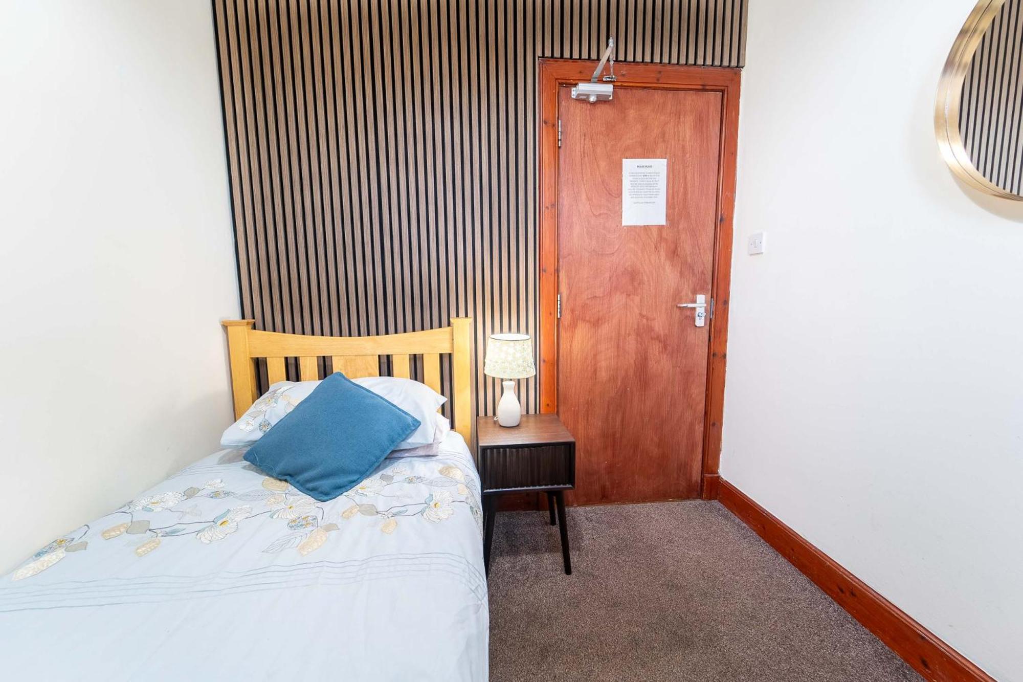 Prime Location Rooms In High Street Fort William Exterior foto